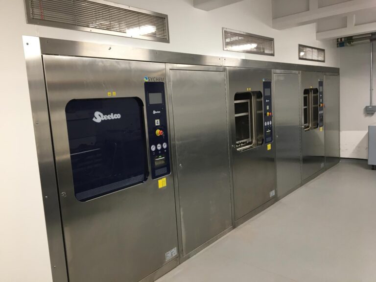 Healthcare autoclave vs series Steelco