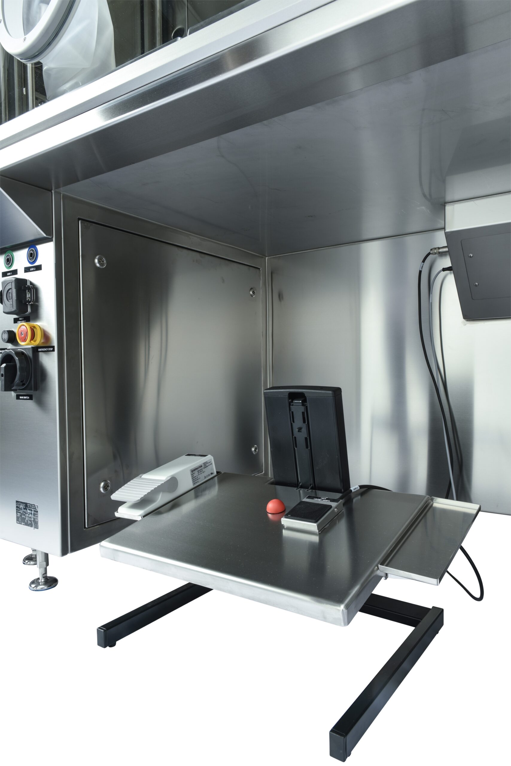 Aseptic Isolator - height adjustment with foot pedals 