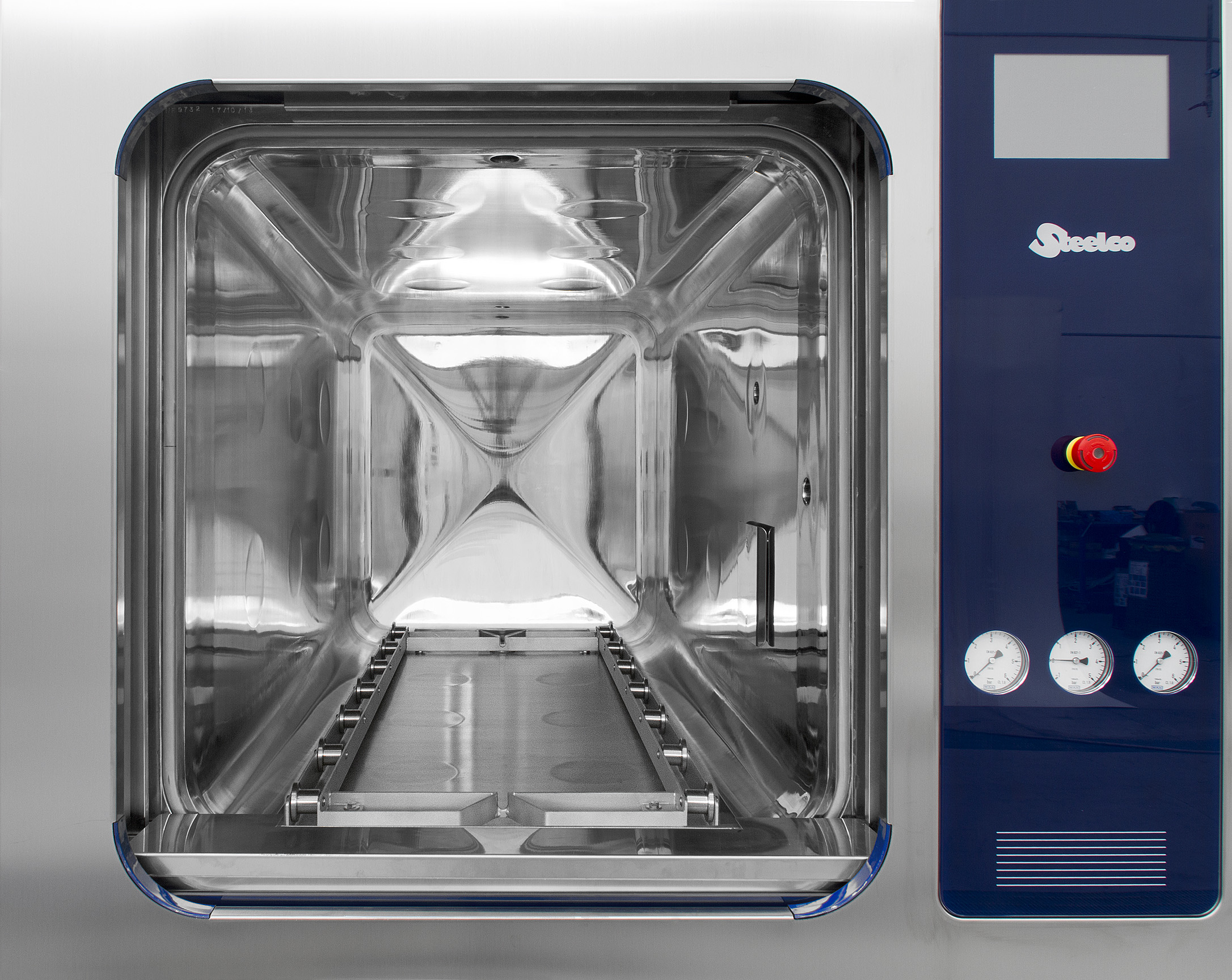 steelco life science autoclave